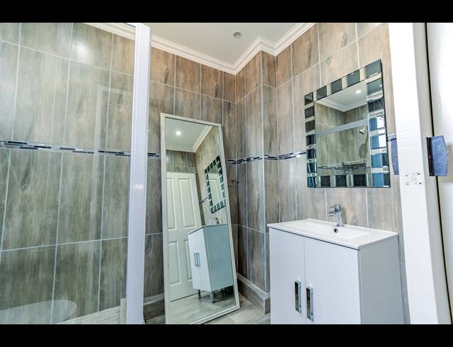 5 BEDROOM HOUSE FOR SALE IN ESSENWOOD